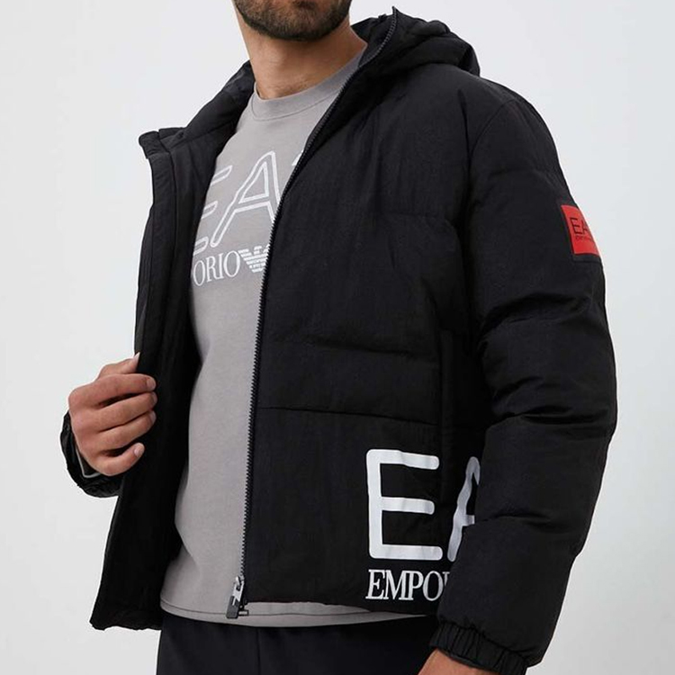 Purchase EMPORIO ARMANI EA7 Jaket Tebal Hitam Bertudung dengan Cetakan Huruf. 6RPB32-PNEFZ-1200
