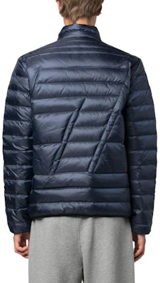 Emporio Armani EA7 Jaket Puffer Biru Navy Logo dengan Resleting Setengah. 6RPB14-PN5ZZ-1554 Shop Emporio Armani EA7 Jaket Puffer Biru Navy Logo dengan Resleting Setengah. 6RPB14-PN5ZZ-1554