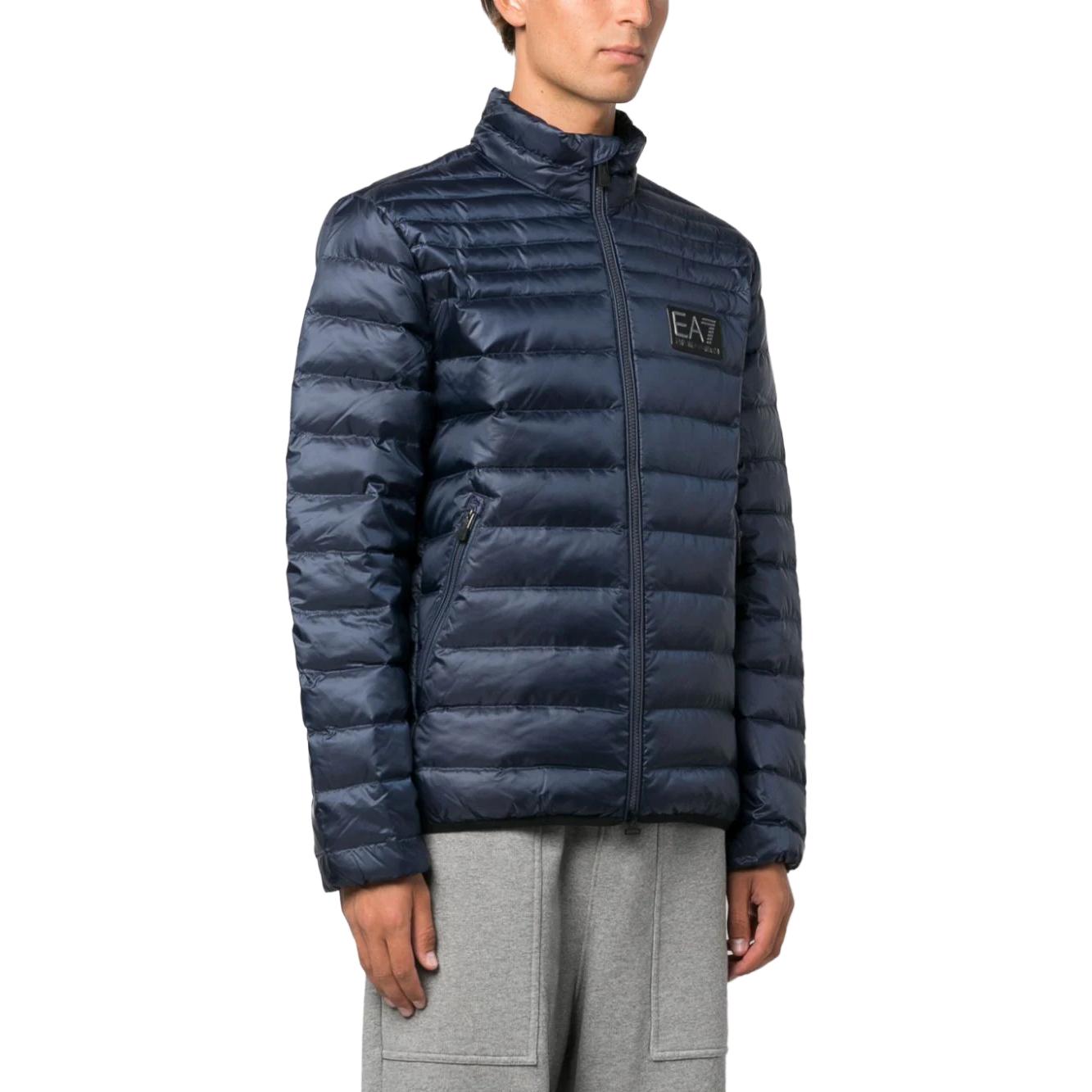 Purchase Emporio Armani EA7 Jaket Puffer Biru Navy Logo dengan Resleting Setengah. 6RPB14-PN5ZZ-1554