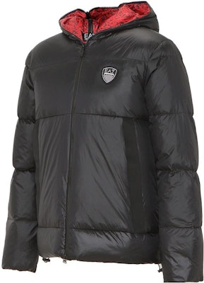 Emporio Armani EA7 FW22 Jaket Puffer Bertudung Hitam dengan Patch Logo. 6LPB15-PN2MZ-1200 Shop Emporio Armani EA7 FW22 Jaket Puffer Bertudung Hitam dengan Patch Logo. 6LPB15-PN2MZ-1200