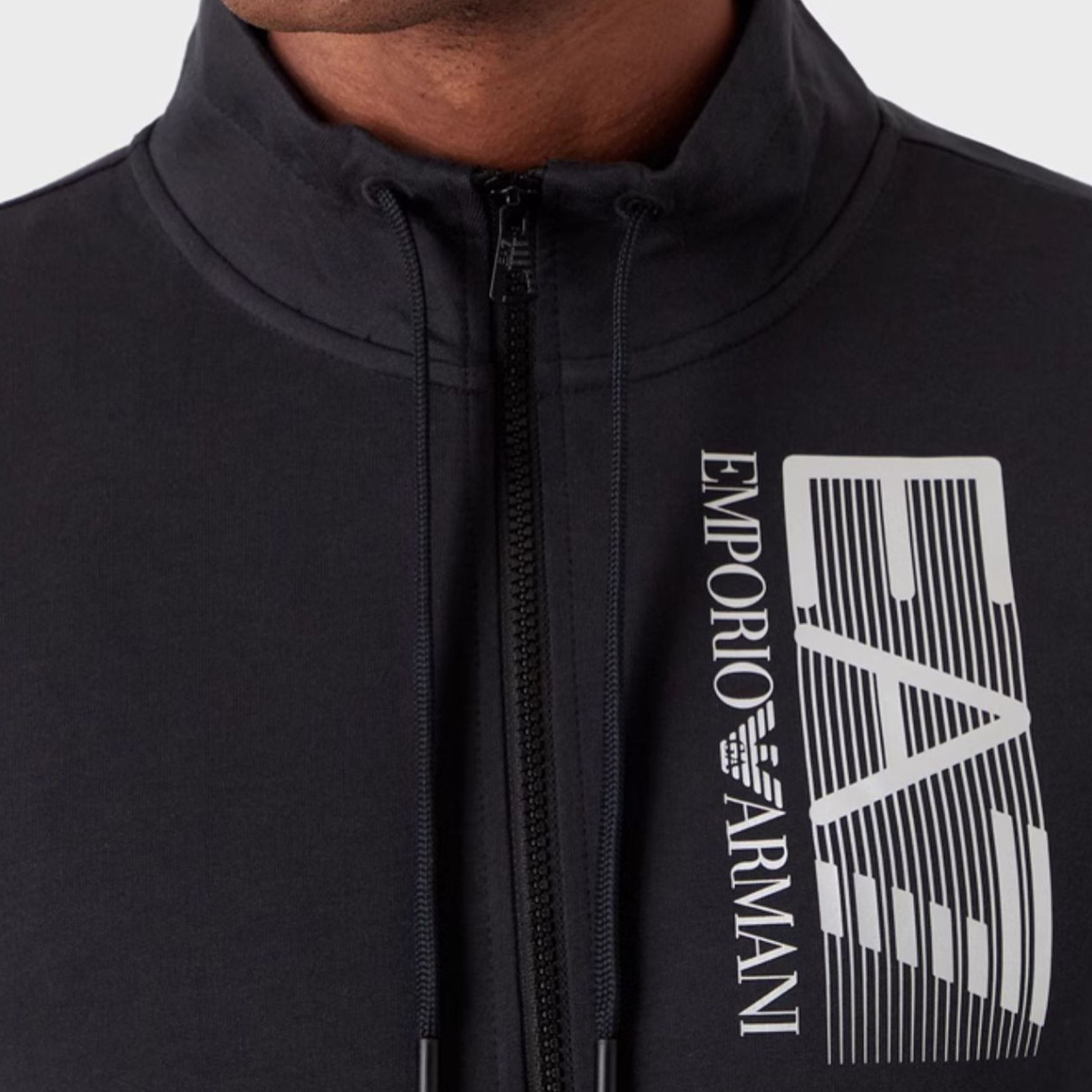 Sizing Chándal Negro EMPORIO ARMANI EA7 FW22 con Logo, Cremallera y Joggers. 6LPV57-PJ05Z-0200