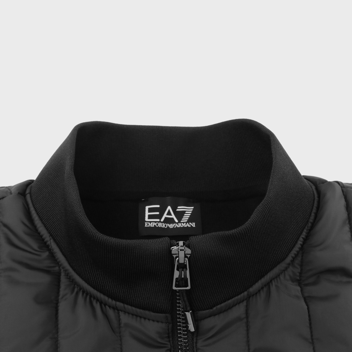 Details for エンポリオアルマーニ EA7 FW23 ブラックロゴ ハイネック コットンジャケット 6RPB30-PN5ZZ-1200