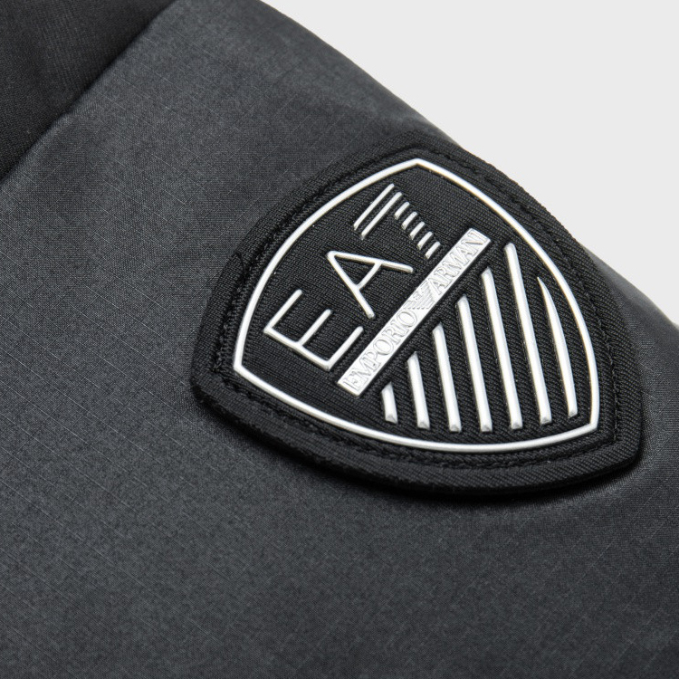 Sizing EMPORIO ARMANI EA7 FW23 黑色純棉拉鍊連帽外套 6RPB10-PNEEZ-1200