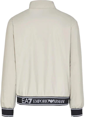 Emporio Armani EA7 FW23 Jaket Bulu Fleece Berzip dengan Cetakan Logo. 6RPB07-PN27Z-1716 Sizing Emporio Armani EA7 FW23 Jaket Bulu Fleece Berzip dengan Cetakan Logo. 6RPB07-PN27Z-1716