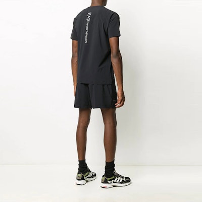 엠포리오 아르마니 EA7 SS21 블랙 로고 캐주얼 스포츠웨어 세트. 8NPV01-P-N2CZ Shop 엠포리오 아르마니 EA7 SS21 블랙 로고 캐주얼 스포츠웨어 세트. 8NPV01-P-N2CZ