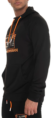 Emporio Armani EA7 SS23 Hoodie Logo Gradasi Hitam Lengan Panjang 3RPM04-PJ16Z-1200 Sizing Emporio Armani EA7 SS23 Hoodie Logo Gradasi Hitam Lengan Panjang 3RPM04-PJ16Z-1200