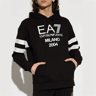 エンポリオアルマーニ EA7 SS23 ロゴストライプ柄プルオーバーパーカー ブラック 3RUM04-PJ2SZ-1200 Lookbook エンポリオアルマーニ EA7 SS23 ロゴストライプ柄プルオーバーパーカー ブラック 3RUM04-PJ2SZ-1200
