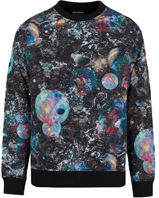 EMPORIO ARMANI FW21 Sweater Hitam dengan Cetak Grafik Planet. 6K1M8Q-1JS3Z-F010 Buy EMPORIO ARMANI FW21 Sweater Hitam dengan Cetak Grafik Planet. 6K1M8Q-1JS3Z-F010