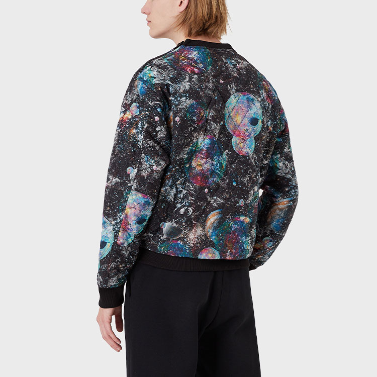 Purchase EMPORIO ARMANI FW21 Sweater Hitam dengan Cetak Grafik Planet. 6K1M8Q-1JS3Z-F010