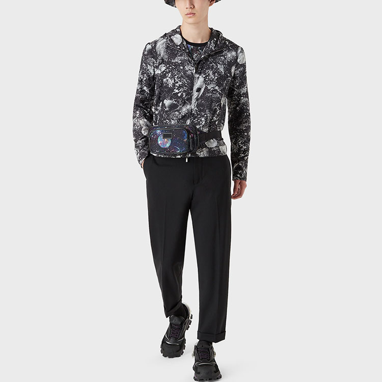 Lookbook EMPORIO ARMANI FW21 星空印花标志黑色夹克外套 B1R410-B1017-991