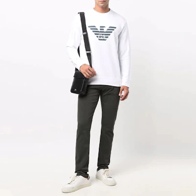 Emporio Armani FW21 白色标志印花卫衣 8N1MR6-1JRIZ-F108 Shop Emporio Armani FW21 白色标志印花卫衣 8N1MR6-1JRIZ-F108