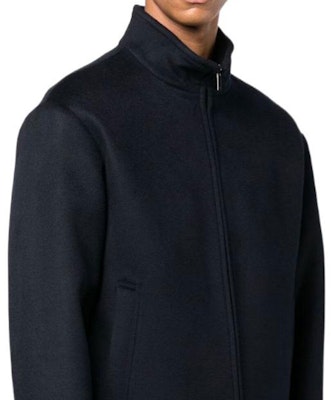 EMPORIO ARMANI FW22 Jaket Hitam Leher Tinggi Zip-Up H31R42-C1452-0922 Sizing EMPORIO ARMANI FW22 Jaket Hitam Leher Tinggi Zip-Up H31R42-C1452-0922