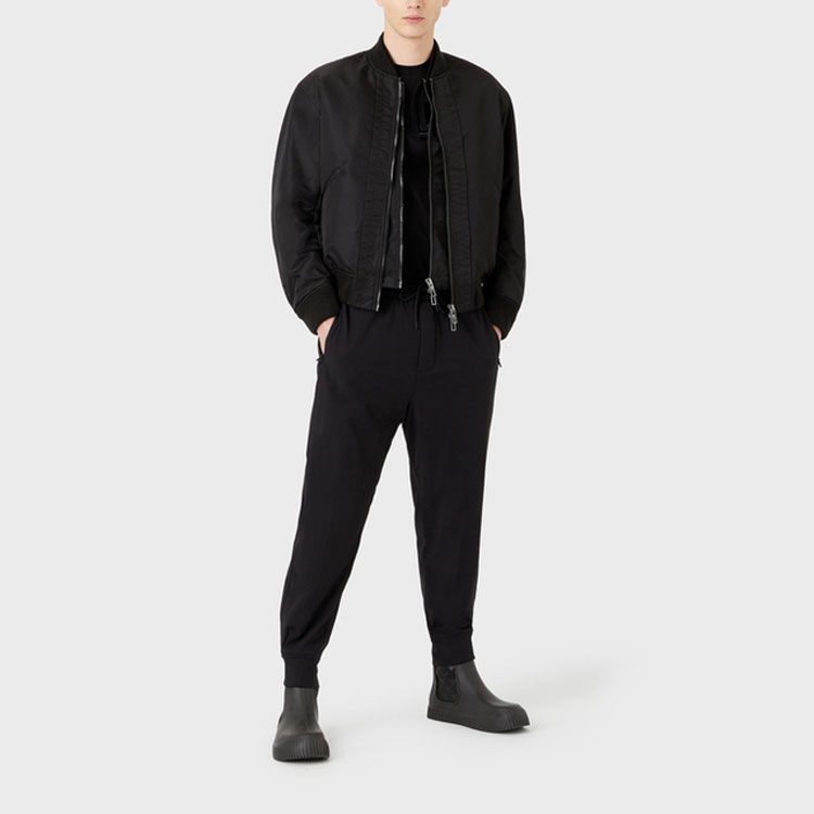 Shop EMPORIO ARMANI FW22 Jaket Hitam Kapas Lengan Panjang Logo Sulam. 6L1BP0-1NMZZ-0999