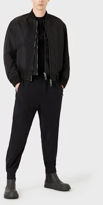 EMPORIO ARMANI FW22 Jaket Hitam Kapas Lengan Panjang Logo Sulam. 6L1BP0-1NMZZ-0999 Shop EMPORIO ARMANI FW22 Jaket Hitam Kapas Lengan Panjang Logo Sulam. 6L1BP0-1NMZZ-0999