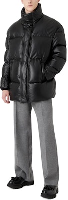 Emporio Armani FW22 Jaket Bulu Panjang Hitam H31B85-C1P8A-1999 Lookbook Emporio Armani FW22 Jaket Bulu Panjang Hitam H31B85-C1P8A-1999