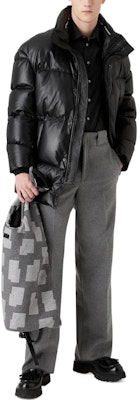 Emporio Armani FW22 Jaket Bulu Panjang Hitam H31B85-C1P8A-1999 Purchase Emporio Armani FW22 Jaket Bulu Panjang Hitam H31B85-C1P8A-1999