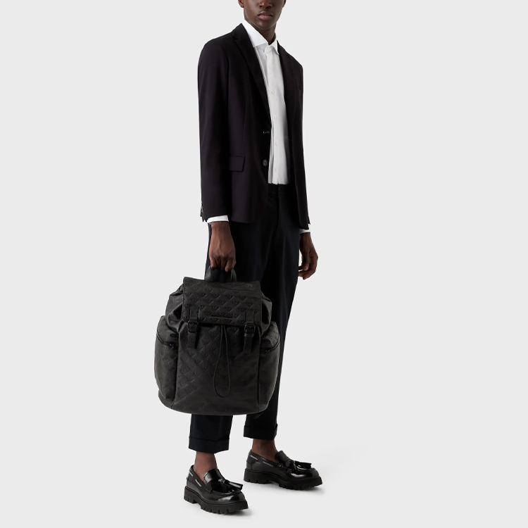 Lookbook Emporio Armani FW22 黑色純色休閒長袖西裝外套夹克。 6L1GL0-1JGXZ-0920