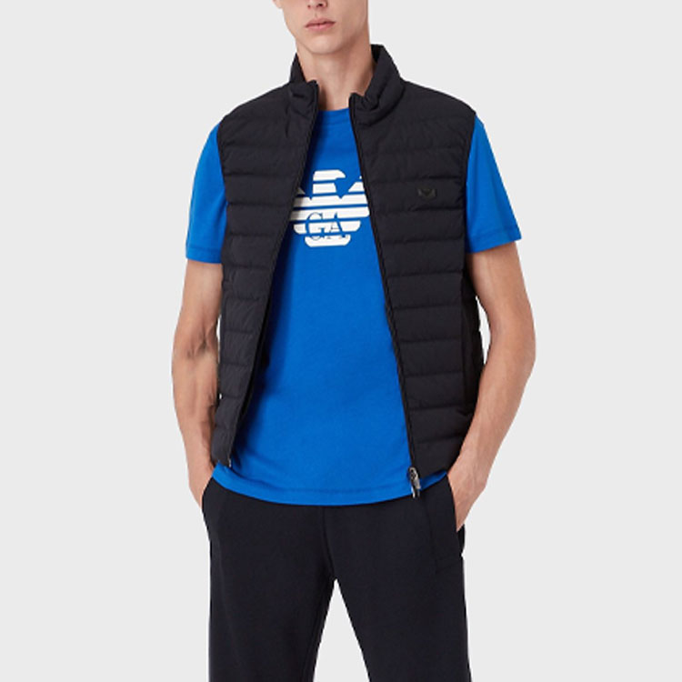 Shop 安普里奥·阿玛尼 FW22 黑色纯色拉链马甲. 8N1BQ11-NLRZ1-0999