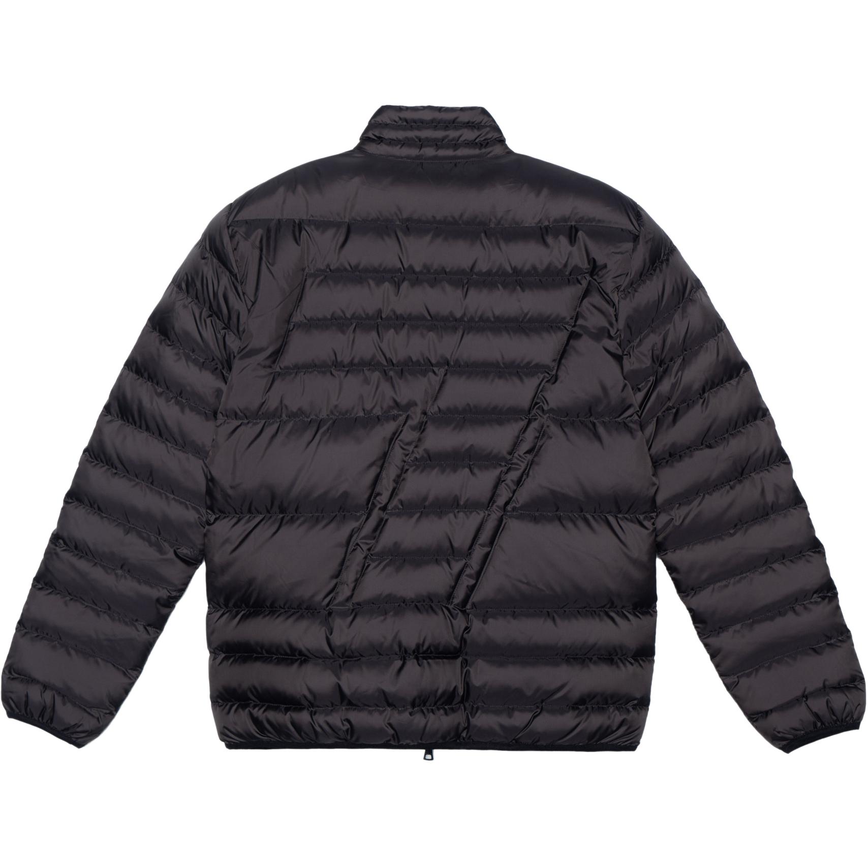 Lookbook EMPORIO ARMANI FW22 黑色純色羽絨外套 6LPB14PN5ZZ1200