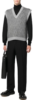 EMPORIO ARMANI FW22 Geometric Knit Vest in Charcoal Gray. 6L1MW6-1M30Z-F640 Lookbook EMPORIO ARMANI FW22 Geometric Knit Vest in Charcoal Gray. 6L1MW6-1M30Z-F640