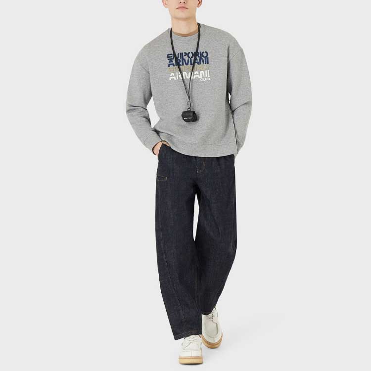 Lookbook Emporio Armani FW22 灰色字母印花圓領長袖上衣 3L1MCB-1JHSZ-0630