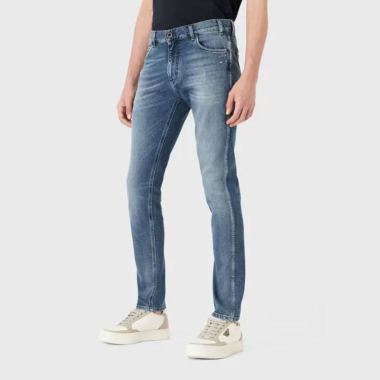 Purchase Emporio Armani FW22 Jeans Biru Pudar Slim Potongan Sederhana. 6L1J16-1DS4Z-0942