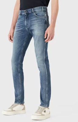 Emporio Armani FW22 Jeans Biru Pudar Slim Potongan Sederhana. 6L1J16-1DS4Z-0942 Purchase Emporio Armani FW22 Jeans Biru Pudar Slim Potongan Sederhana. 6L1J16-1DS4Z-0942