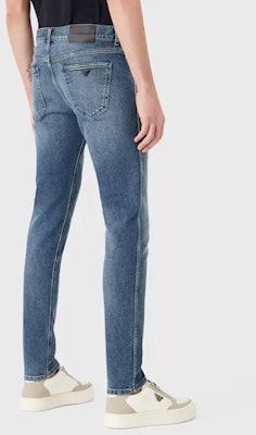 Emporio Armani FW22 Jeans Biru Pudar Slim Potongan Sederhana. 6L1J16-1DS4Z-0942 Details for Emporio Armani FW22 Jeans Biru Pudar Slim Potongan Sederhana. 6L1J16-1DS4Z-0942
