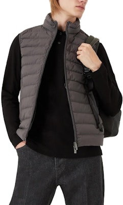 Emporio Armani 2022秋冬灰色简约款绗缝羽绒马甲。 8N1BQ11-NLRZ1-0633 Shop Emporio Armani 2022秋冬灰色简约款绗缝羽绒马甲。 8N1BQ11-NLRZ1-0633