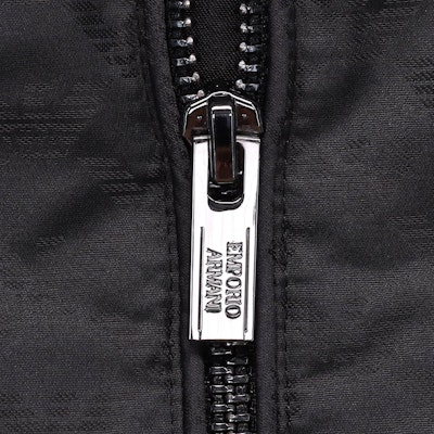 Emporio Armani FW22黑色纯色休闲长袖夹克. 8N1BN4-1NHQZ-F052 Cheap Emporio Armani FW22黑色纯色休闲长袖夹克. 8N1BN4-1NHQZ-F052