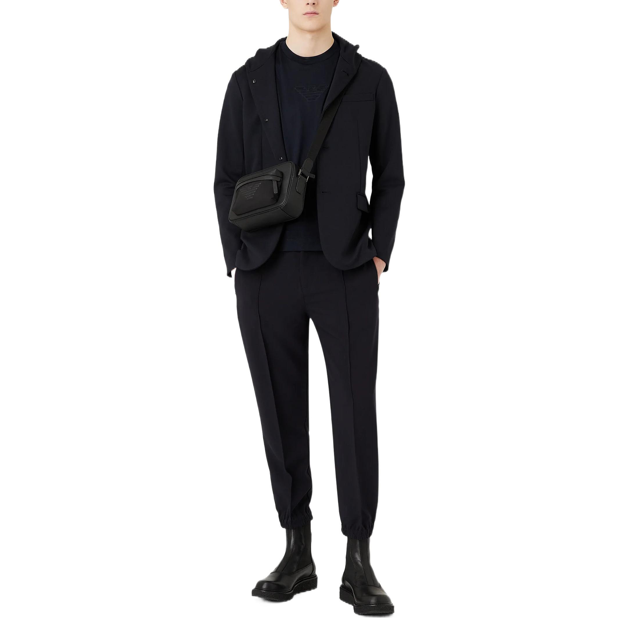 Lookbook Emporio Armani FW22 海軍藍單排扣連帽夾克外套。 6L1GN6-1JJYZ-0920