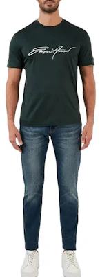 엠포리오 아르마니 FW22 슬림 스트레이트핏 워싱 데님 진 블루. 6L1J06-1DI4Z-0942 Lookbook 엠포리오 아르마니 FW22 슬림 스트레이트핏 워싱 데님 진 블루. 6L1J06-1DI4Z-0942