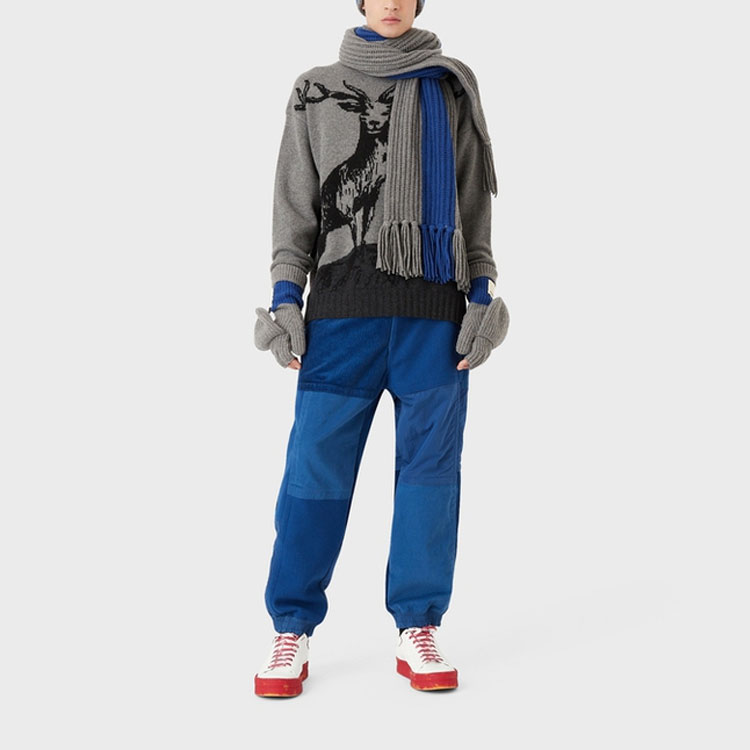 Lookbook Emporio Armani FW22 Sustainable Elk Sweater Crewneck Pullover  Grey. 6L1MZA-1M5FZ-F618