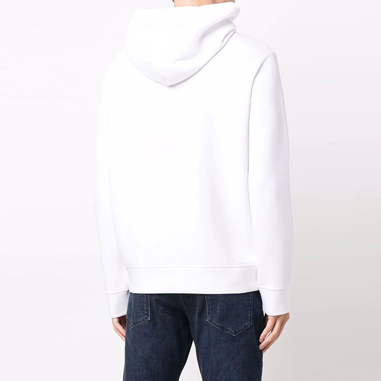 Shop Emporio Armani FW22 白色徽标贴章卫衣 8N1MD0-1JHSZ-0100