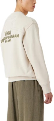 EMPORIO ARMANI FW23 Beige Crewneck Sweatshirt with Embroidered Logo. 6R1ME3-1JWPZ1-0304 Purchase EMPORIO ARMANI FW23 Beige Crewneck Sweatshirt with Embroidered Logo. 6R1ME3-1JWPZ1-0304