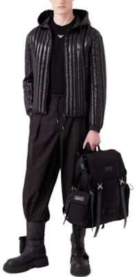 Emporio Armani FW23 Sweater Hitam Crewneck Logo Ikonik Elang. 6R1MXG-1MNGZ-F008 Cheap Emporio Armani FW23 Sweater Hitam Crewneck Logo Ikonik Elang. 6R1MXG-1MNGZ-F008