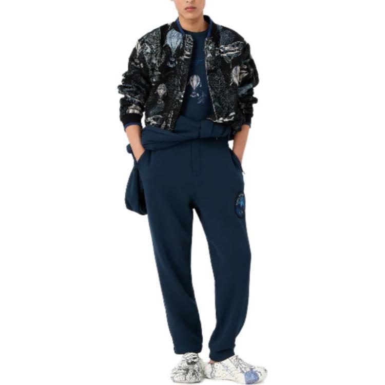 Lookbook エンポリオアルマーニ FW23 ブルーストレートパンツ ロゴ刺繍パッチ付き 6R1P8P-1J7DZ-10922