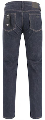 安普里奥·阿玛尼 FW23 深蓝色直筒纽扣休闲牛仔裤 8N1J75-1DQJZ-0941 Lookbook 安普里奥·阿玛尼 FW23 深蓝色直筒纽扣休闲牛仔裤 8N1J75-1DQJZ-0941