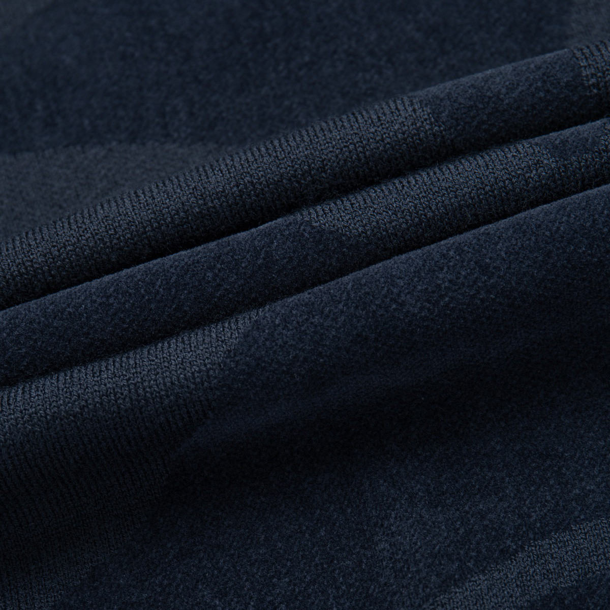 Sizing Suéter Tejido Logo Geométrico Azul Marino Emporio Armani FW23. 6R1MXM-1MNHZ-0920