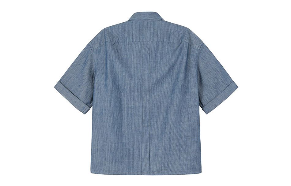 Lookbook EMPORIO ARMANI FW23 Kemeja Lengan Pendek Warna Biru Solid 6R1CA6-1DRLZ-0941