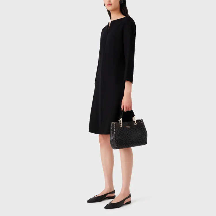 Purchase EMPORIO ARMANI FW23 Vestido Negro Casual con Cremallera y Mangas Largas. H4NA1G-2NWAZ-0999