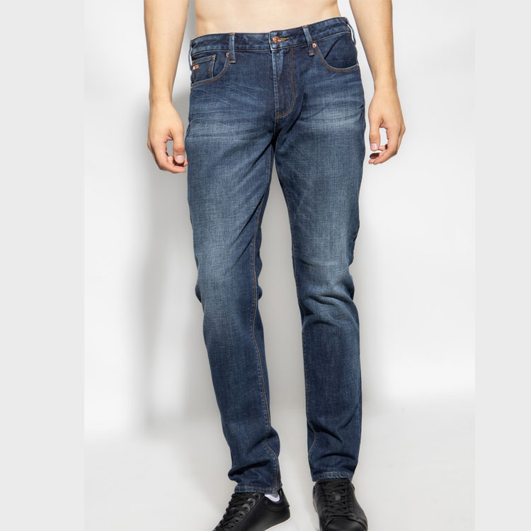 Shop EMPORIO ARMANI FW23 修身休閒牛仔褲 藍色 6R1J06-1DRGZ-0942