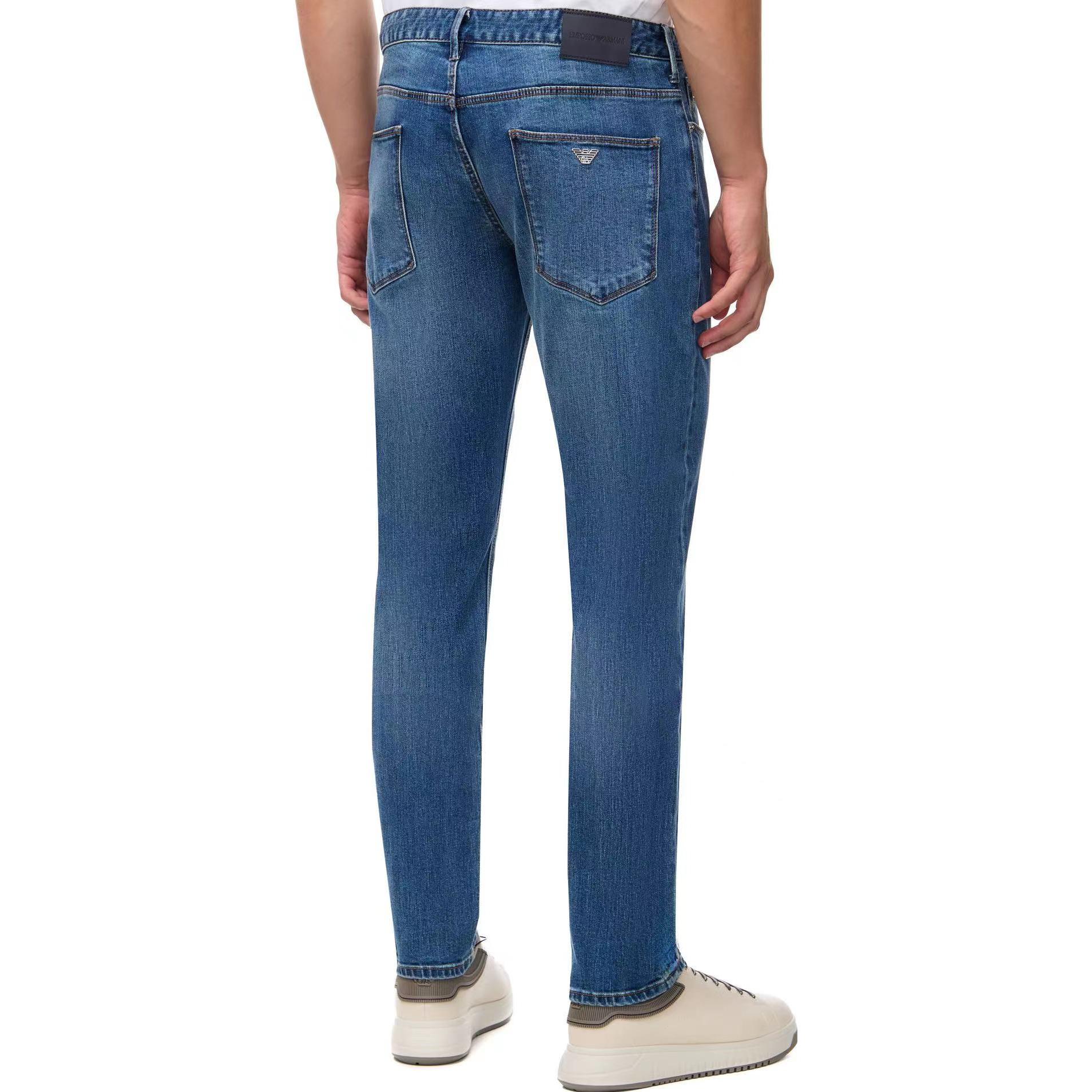 Purchase EMPORIO ARMANI FW23 Seluar Jeans Denim Kasual Lelaki Biru Zip-Washed 6R1J06-1DRHZ-0942