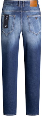 Emporio Armani FW24 Jeans Biru Indigo Saku Zip Luntur 6R1J79-1D22Z-0942 Lookbook Emporio Armani FW24 Jeans Biru Indigo Saku Zip Luntur 6R1J79-1D22Z-0942