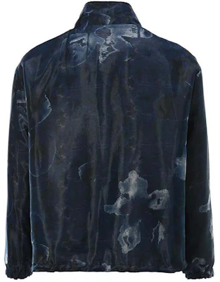 Emporio Armani Gradient High Neck Half-Zip Sweatshirt Blue 51R530-51446-010 Lookbook Emporio Armani Gradient High Neck Half-Zip Sweatshirt Blue 51R530-51446-010