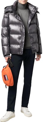 エンポリオアルマーニ グレー無地 フード付きジップダウンジャケット 6K1B88-1NPDZ-0633 Lookbook エンポリオアルマーニ グレー無地 フード付きジップダウンジャケット 6K1B88-1NPDZ-0633