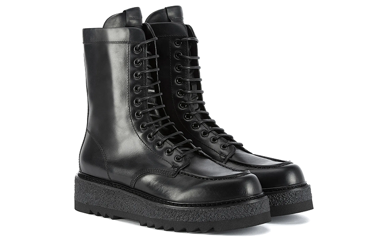 Shop Emporio Armani 黑色皮革系带靴 X4N012XF590100002
