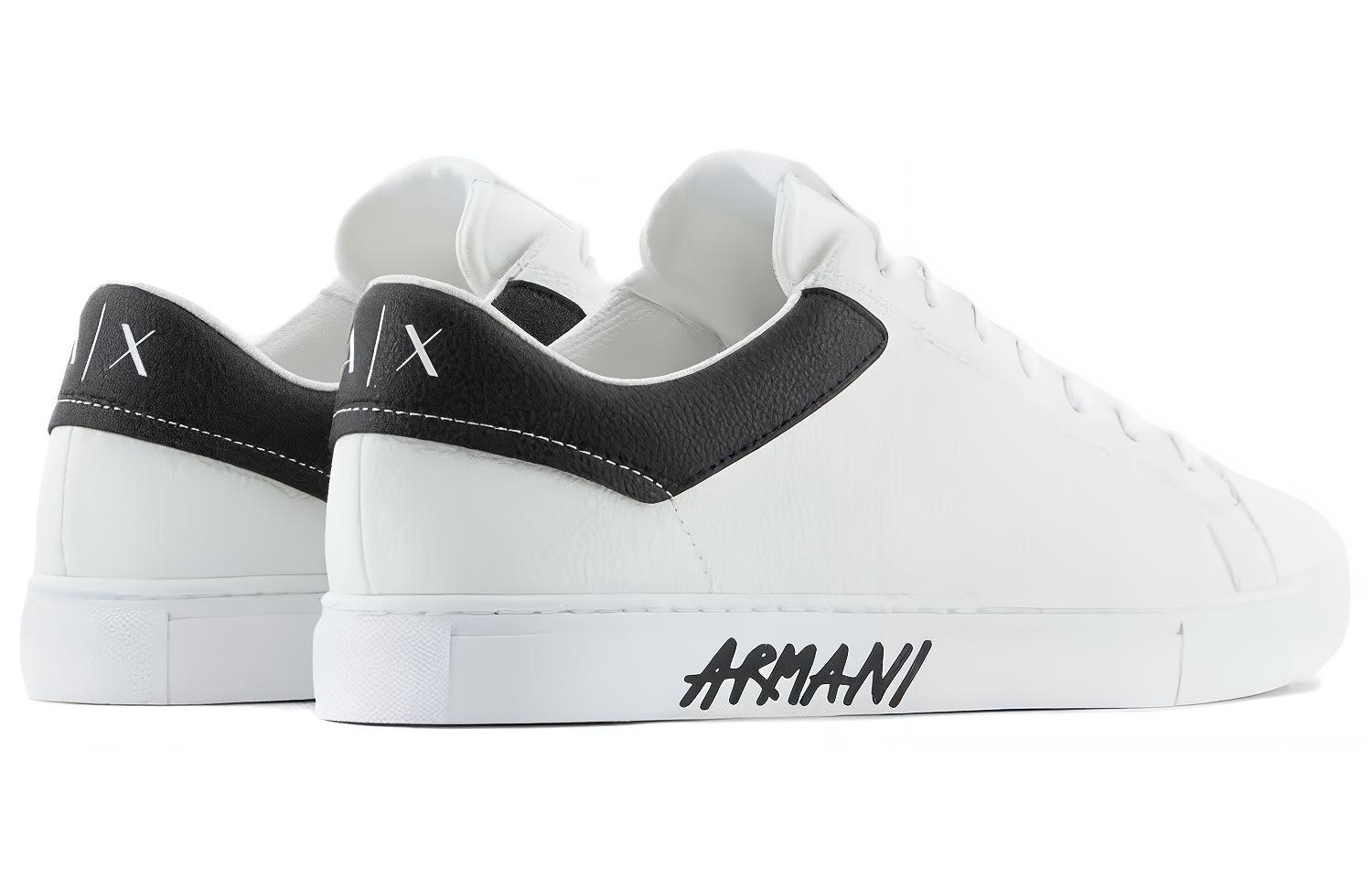 Shop Emporio Armani Kulit Low-Top 'Hitam dan Putih' XUX145XV598K488
