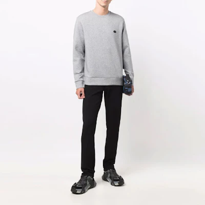 安普里奥·阿玛尼标志补丁灰色圆领卫衣 8N1MD1-1JHSZ-0630 Lookbook 安普里奥·阿玛尼标志补丁灰色圆领卫衣 8N1MD1-1JHSZ-0630