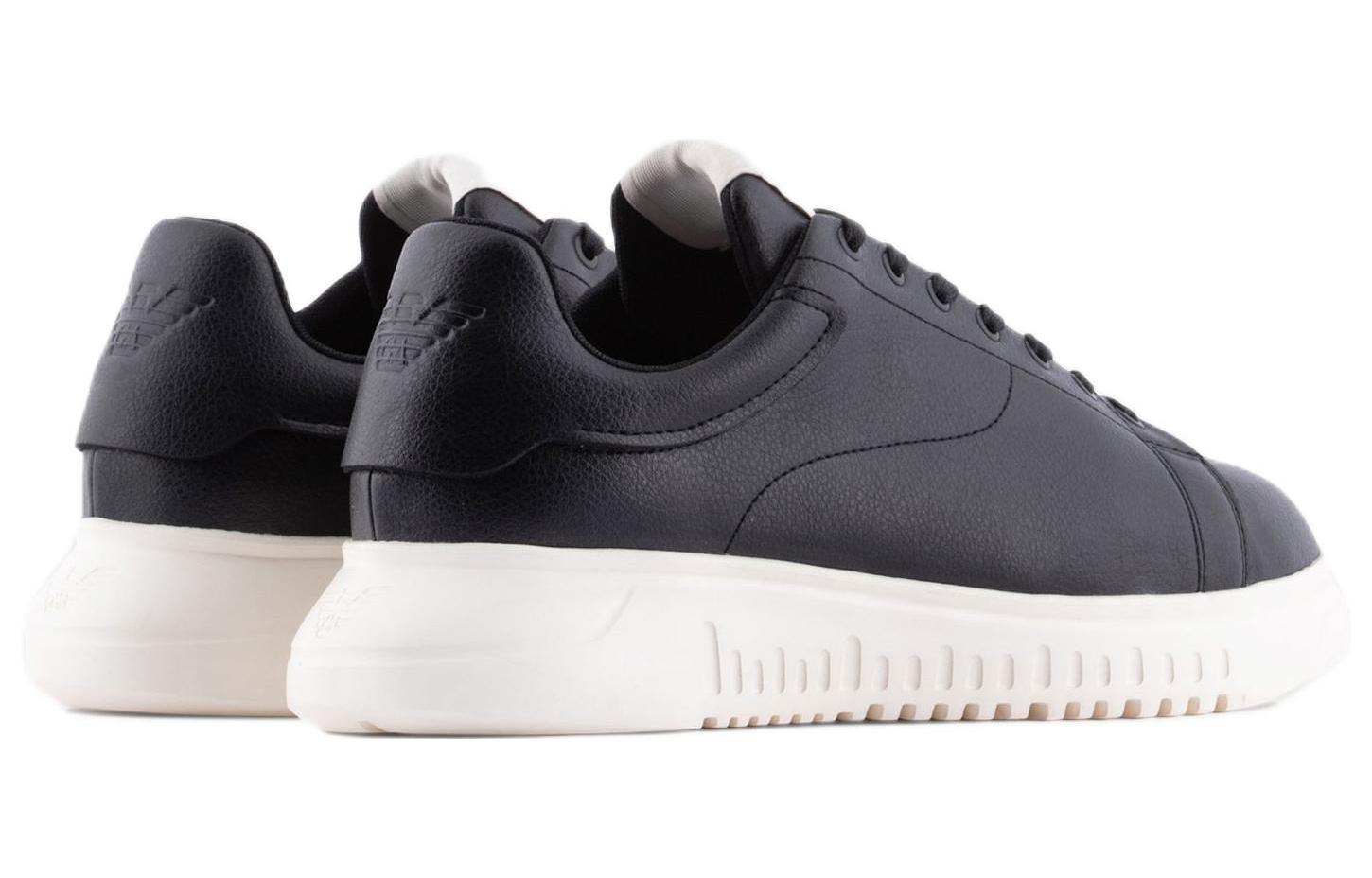 Shop Sneakers Rendah Emporio Armani 'Kulit Hitam' Lelaki Perempuan X4X264XF532100002